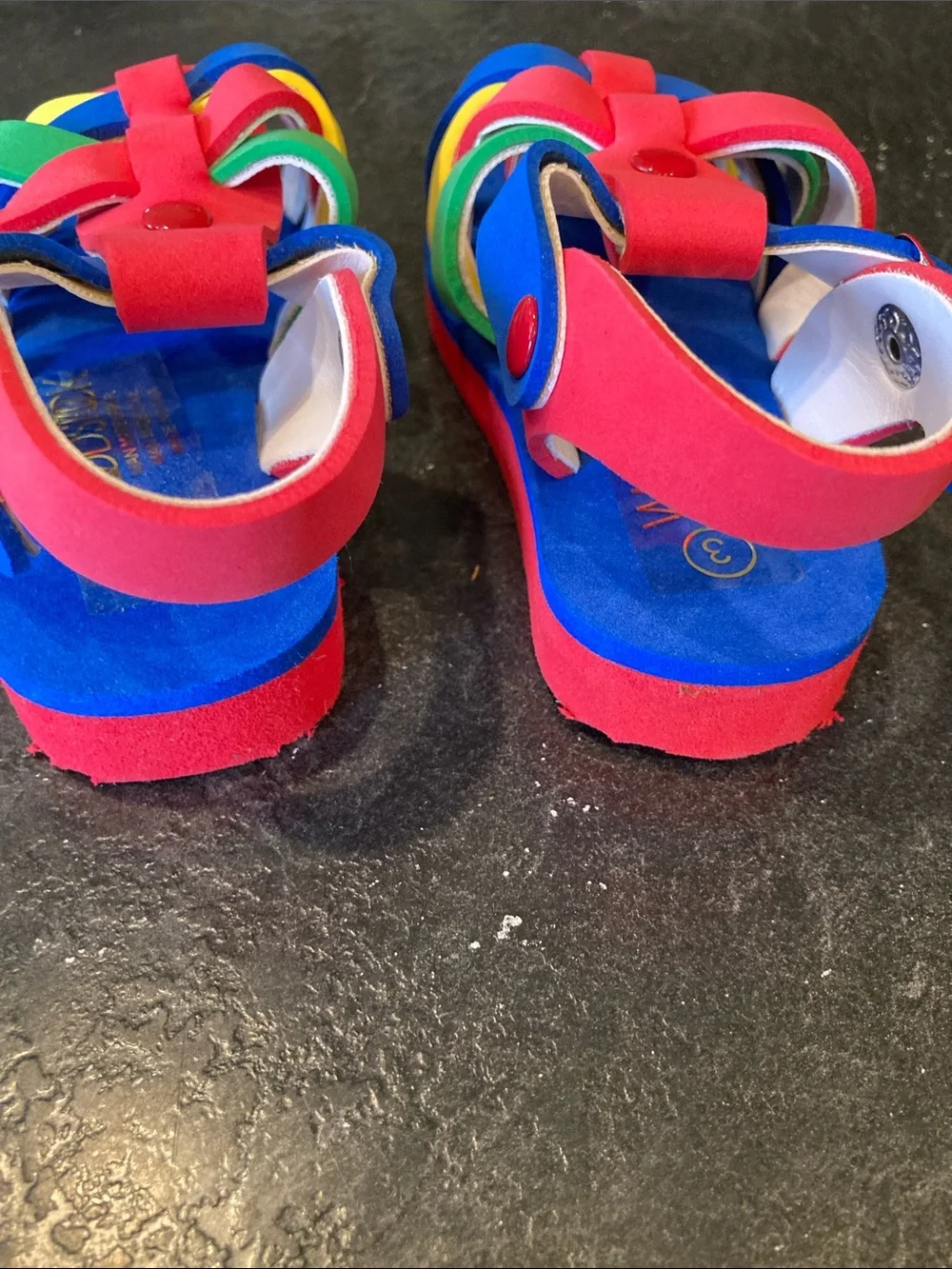 Boys Woodstock red green yellow blue rainbow sandals size 3